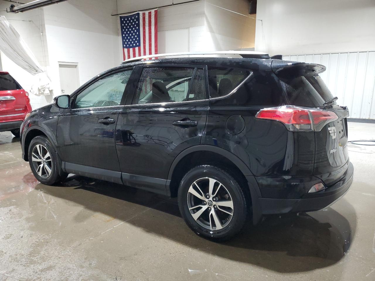 2018 Toyota RAV 4 - Image 2
