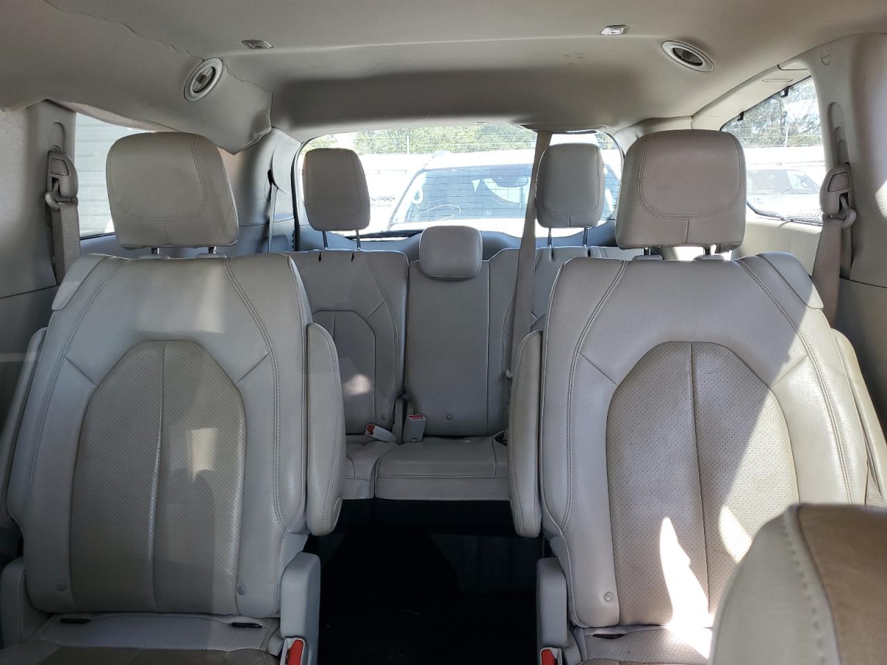 2021 Chrysler Pacifica - Image 10