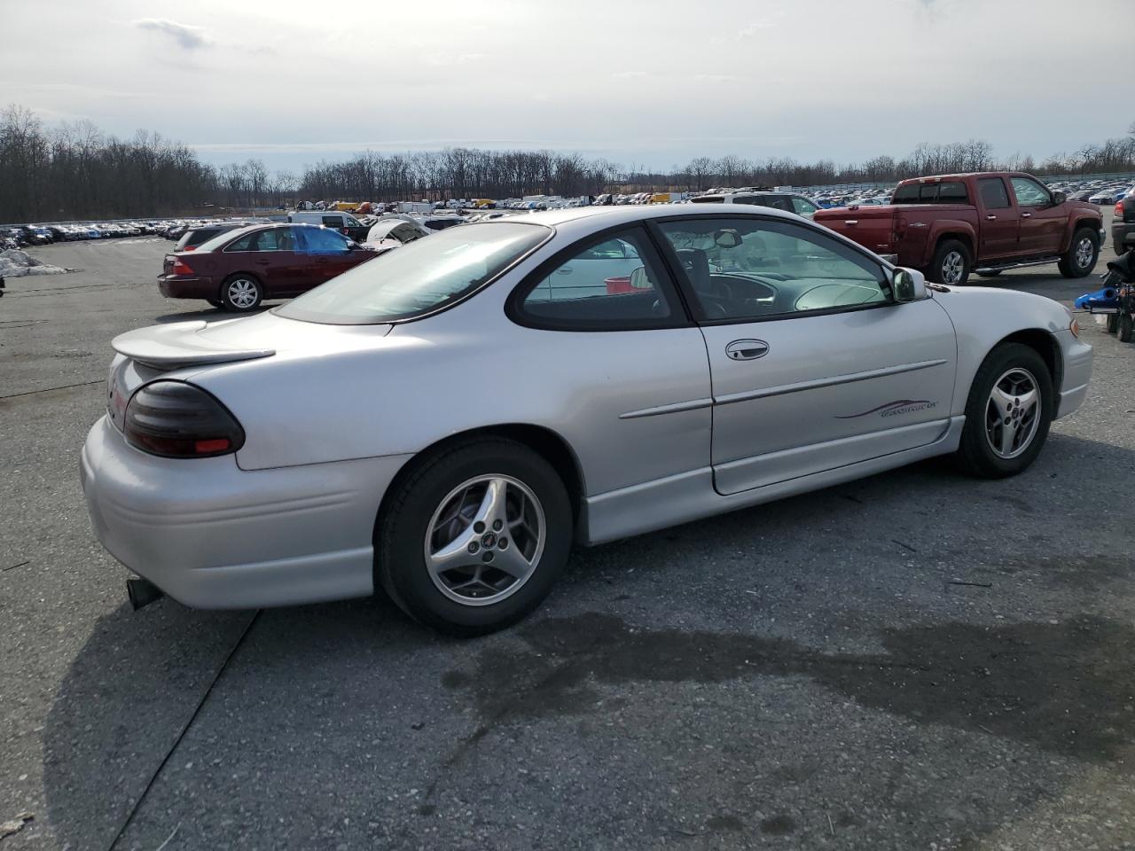 2001 Pontiac Grand Prix - Image 3