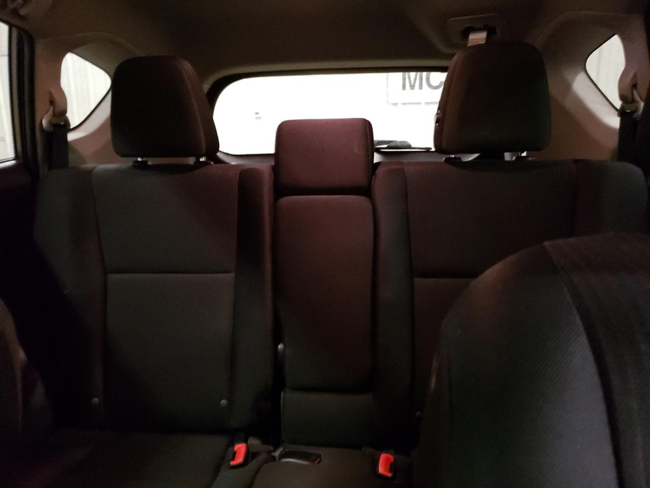 2015 Toyota RAV 4 - Image 10