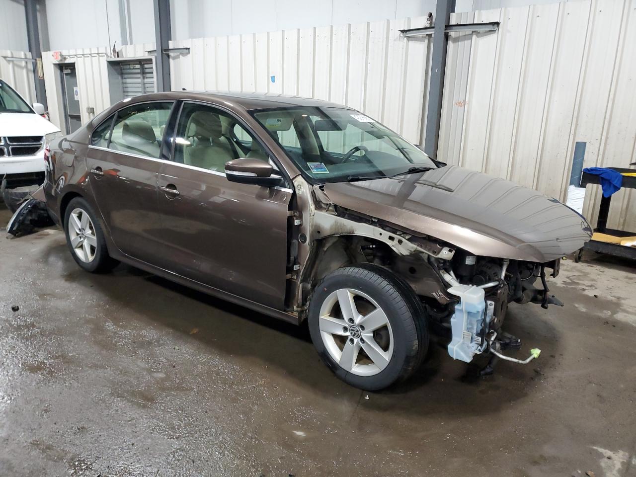 2014 Volkswagen Jetta - Image 4