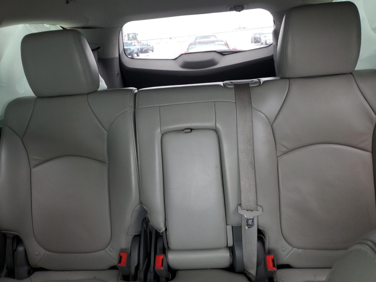 2012 Chevrolet Traverse - Image 10