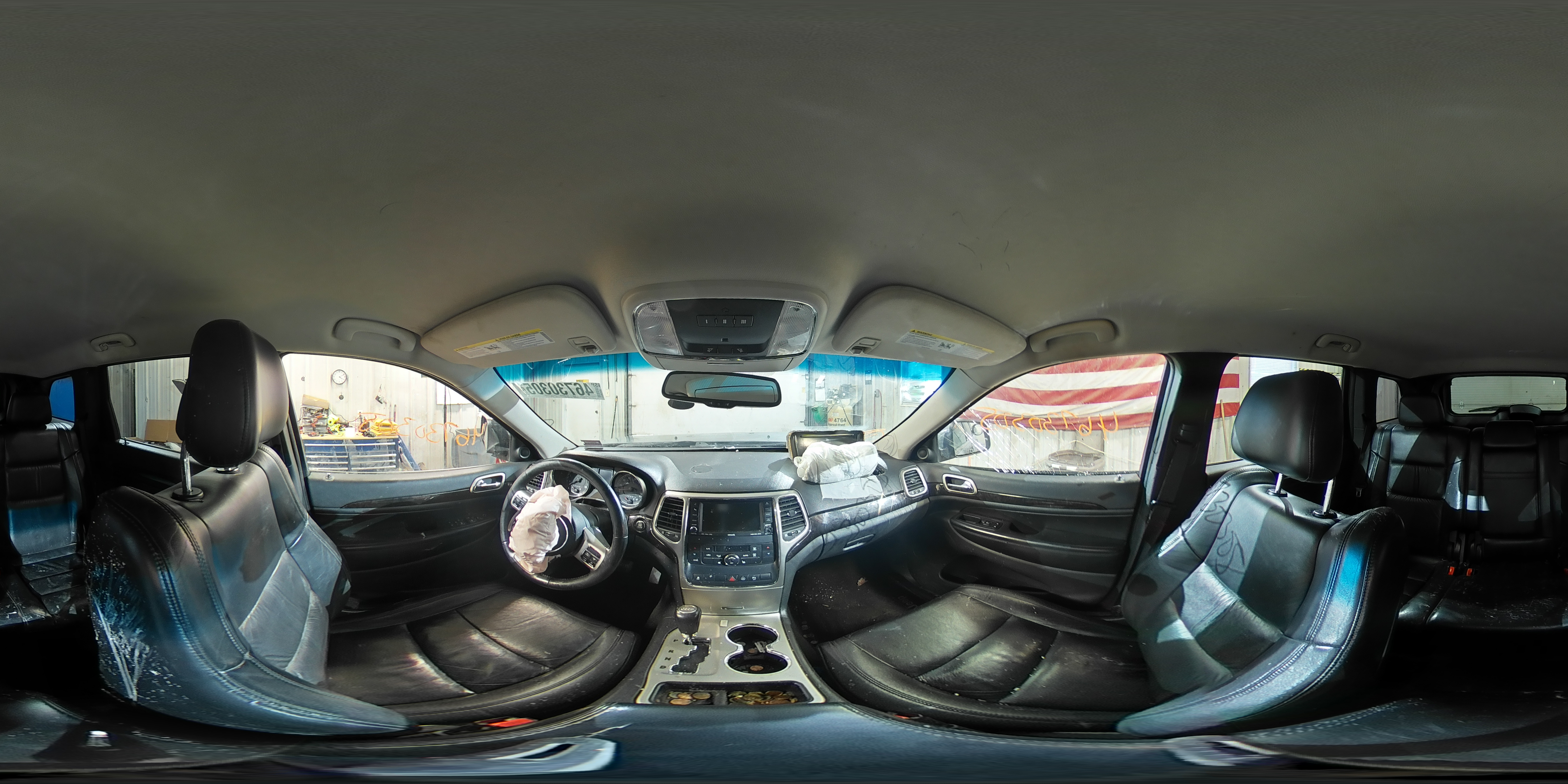 2011 Jeep Grand Cherokee - Image 14