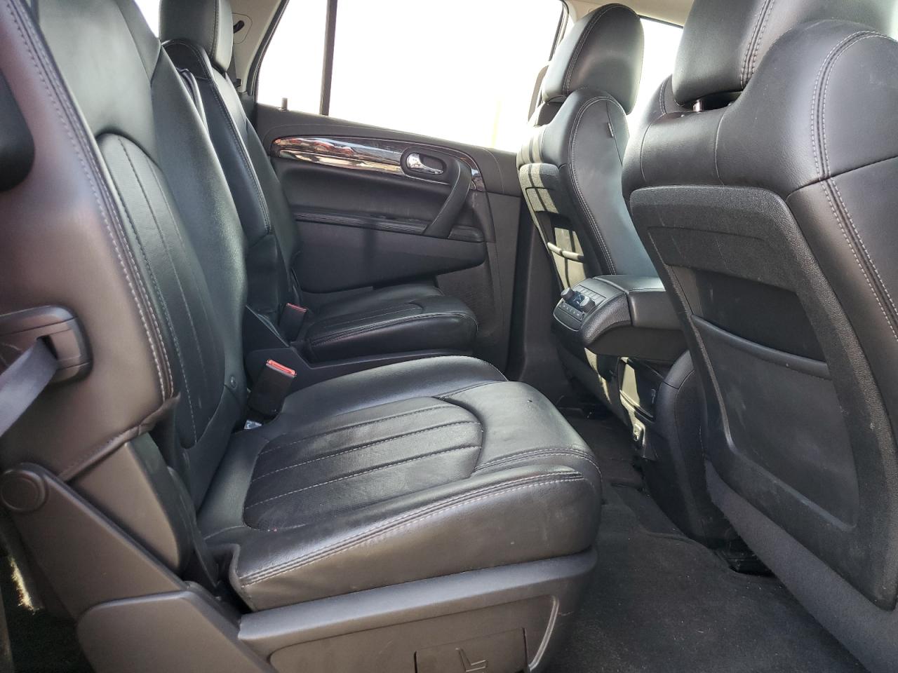 2017 Buick Enclave - Image 11