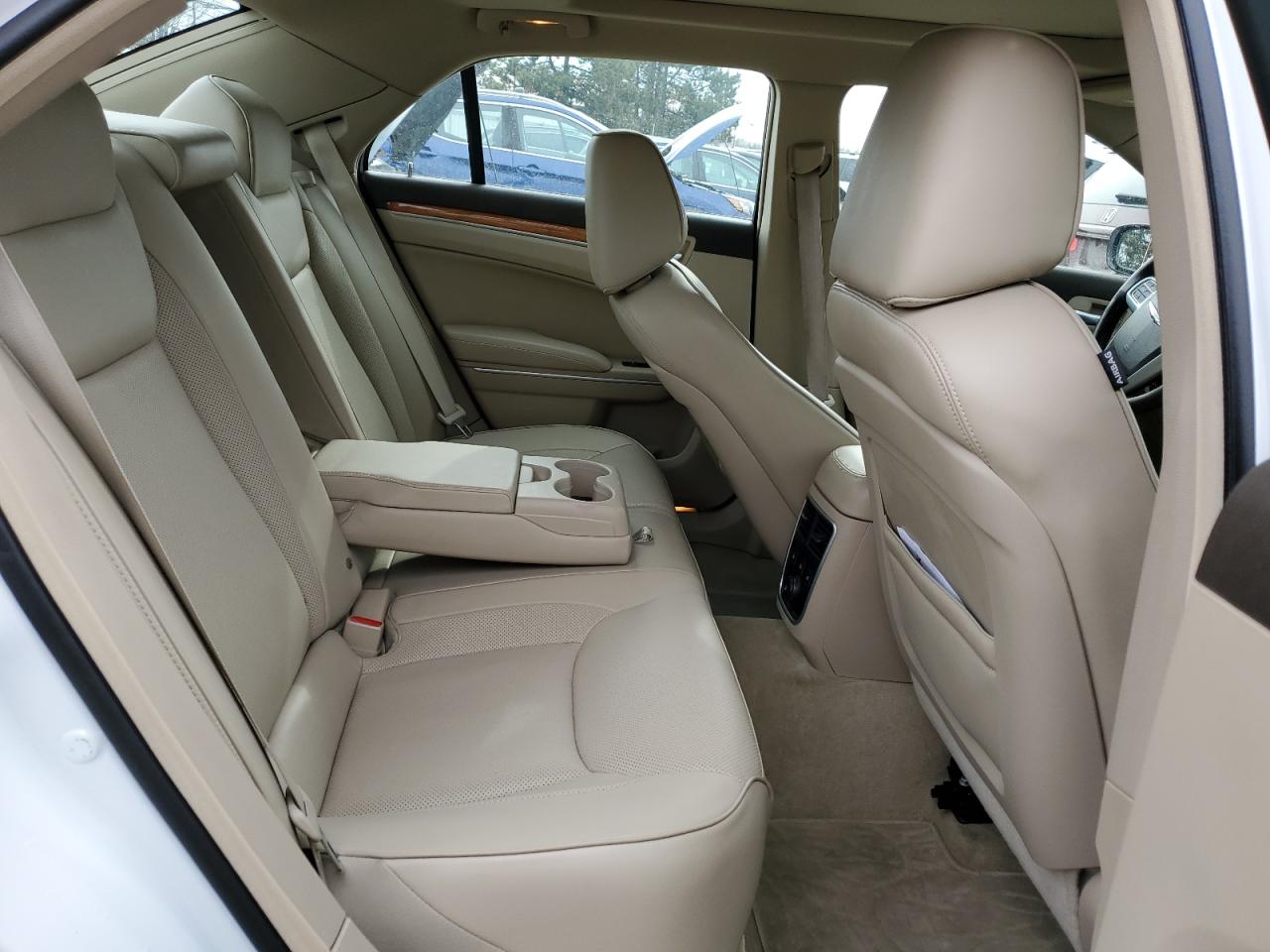 2014 Chrysler 300 - Image 10