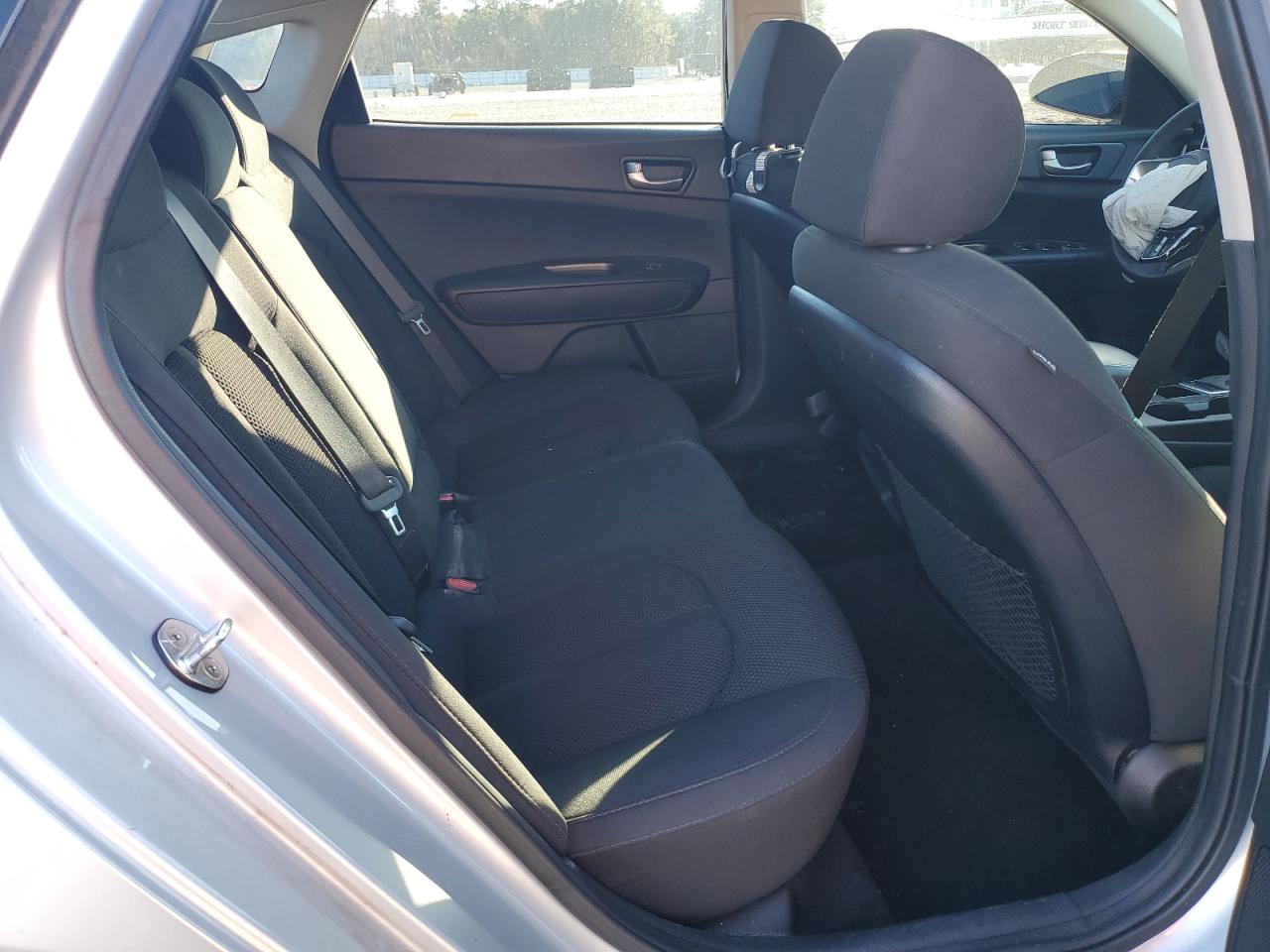 2020 Kia Optima - Image 10