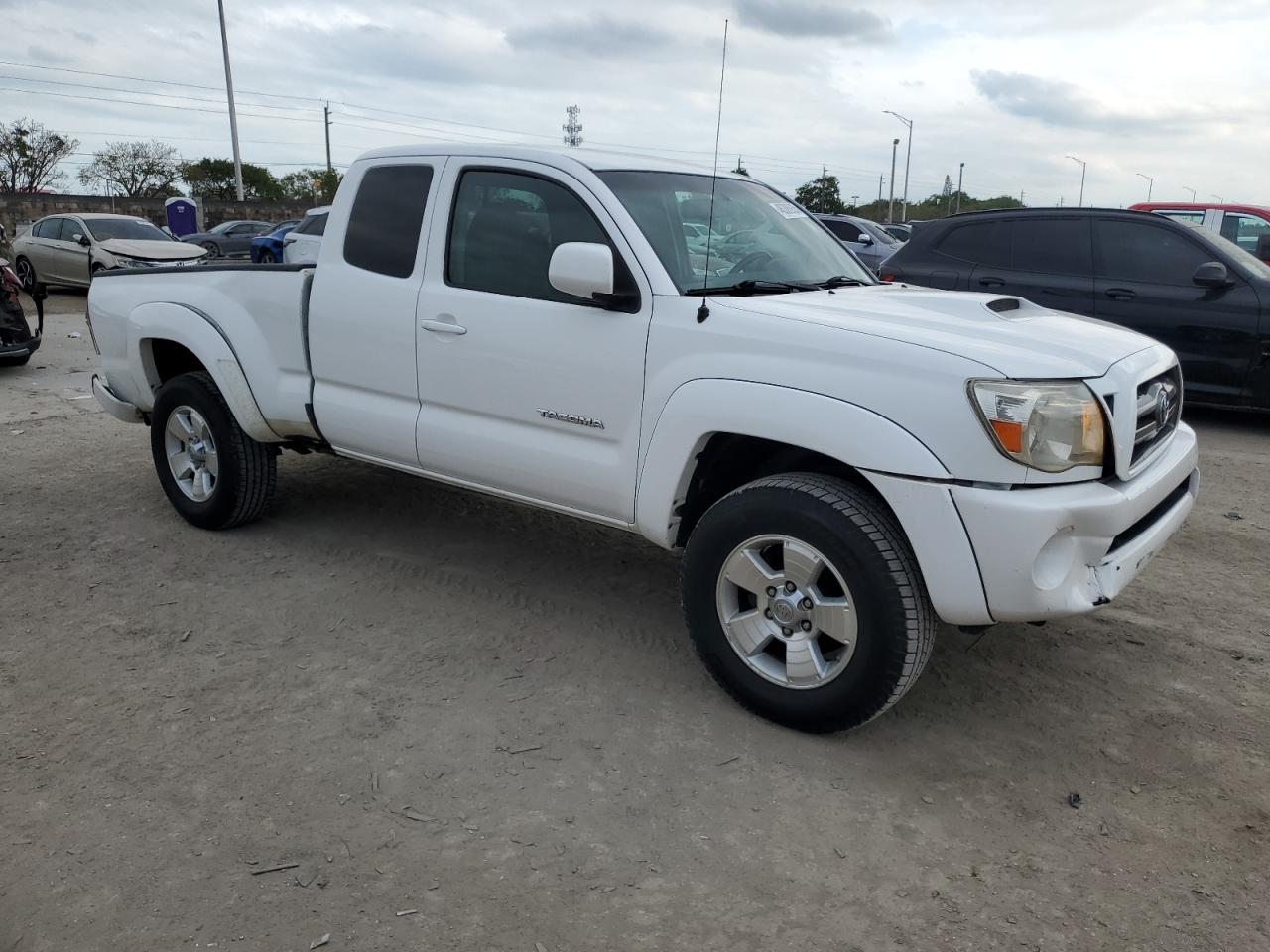 2010 Toyota Tacoma - Image 4