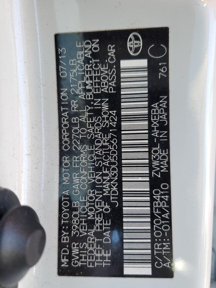 2013 Toyota Prius - Image 13