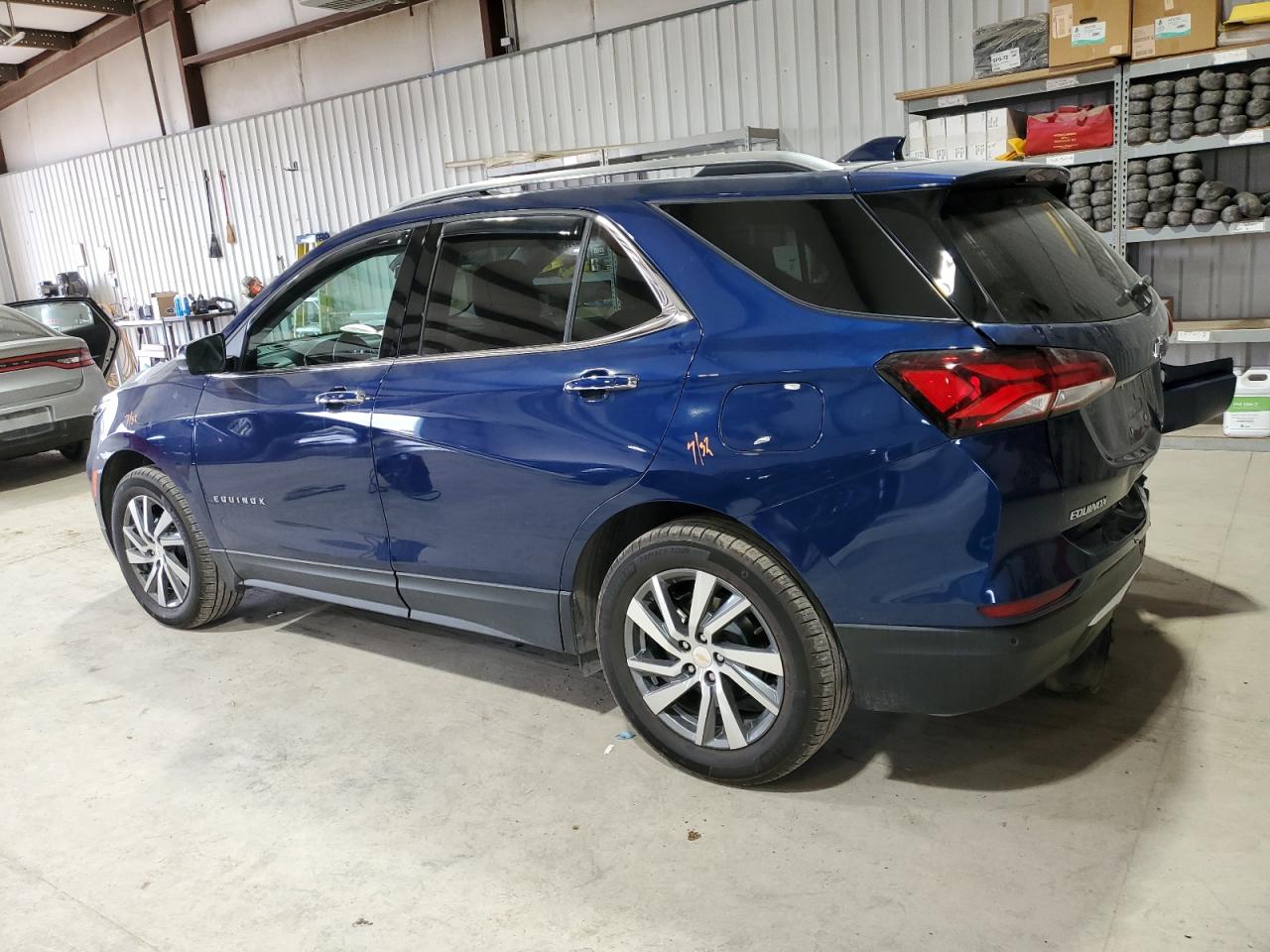 2022 Chevrolet Equinox - Image 2