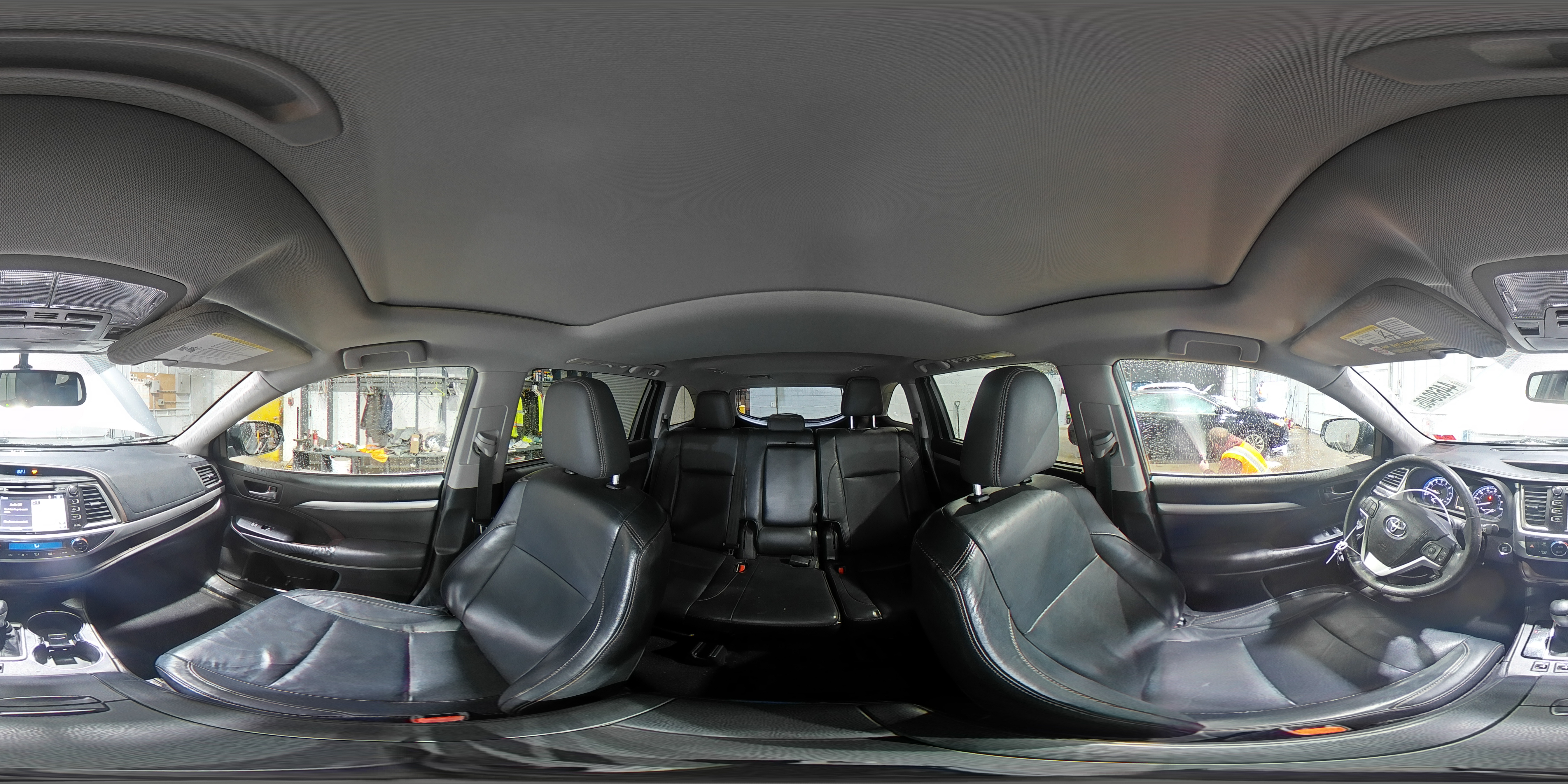 2015 Toyota Highlander - Image 16