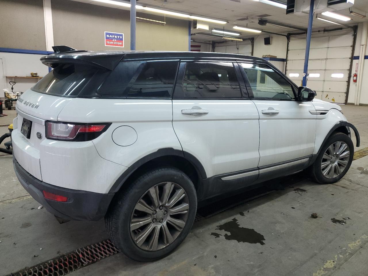 2016 Land Rover Range Rover - Image 3