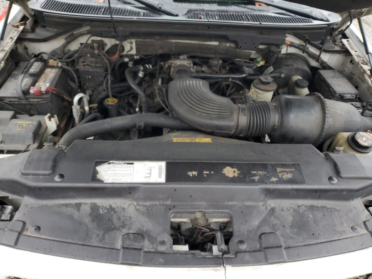 2000 Ford Expedition - Image 12