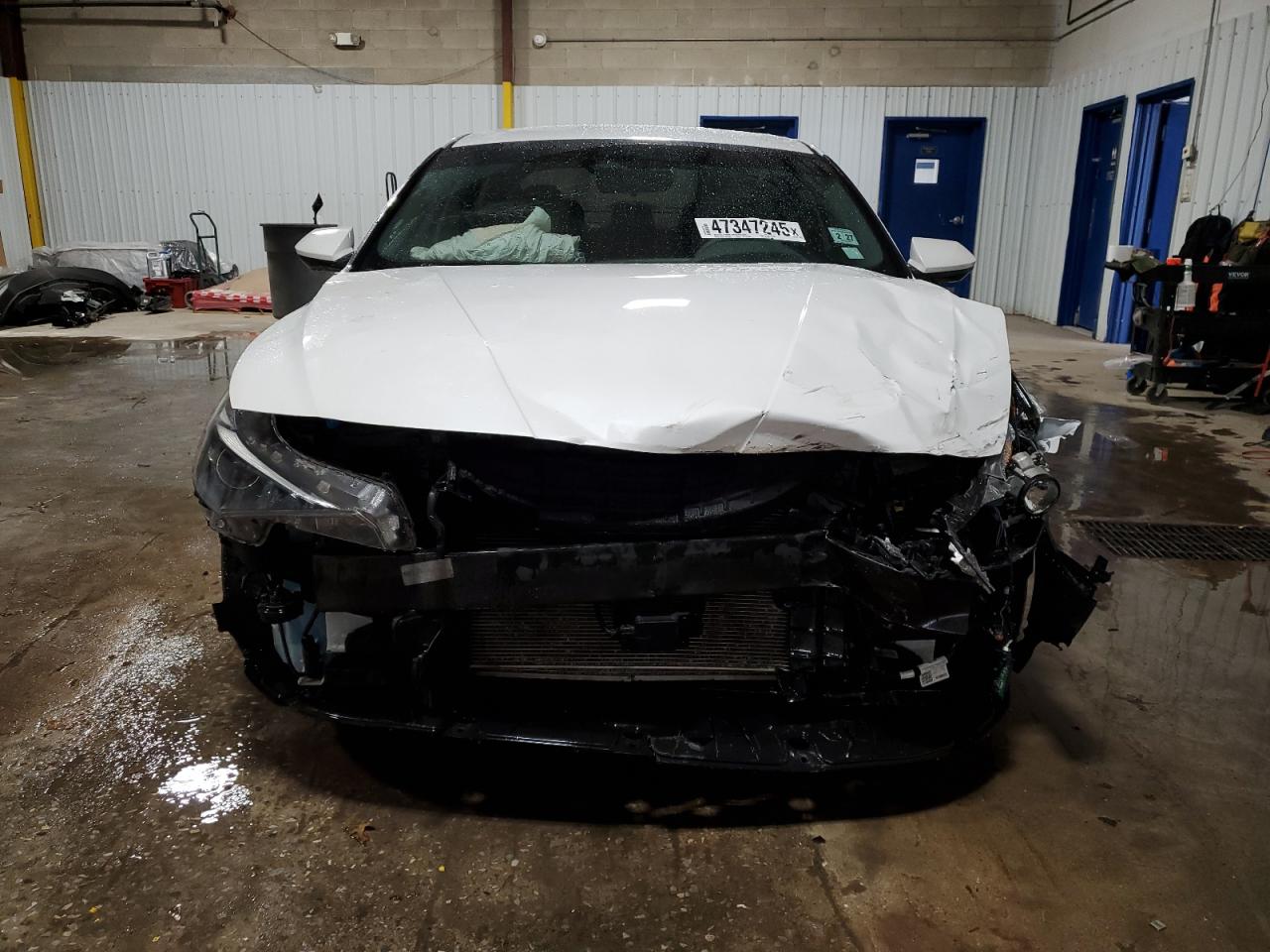 2022 Hyundai Elantra - Image 5