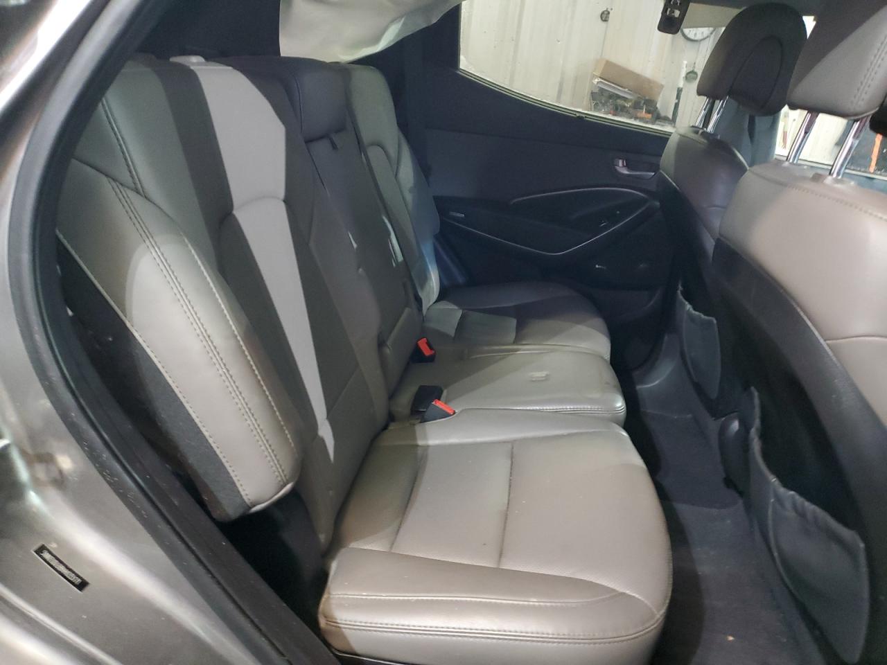 2017 Hyundai Santa Fe - Image 12