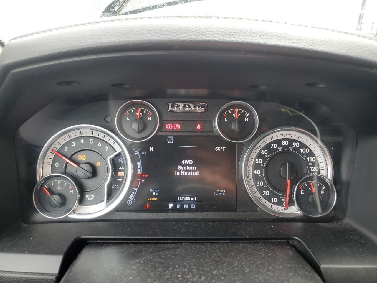 2014 RAM 1500 - Image 9