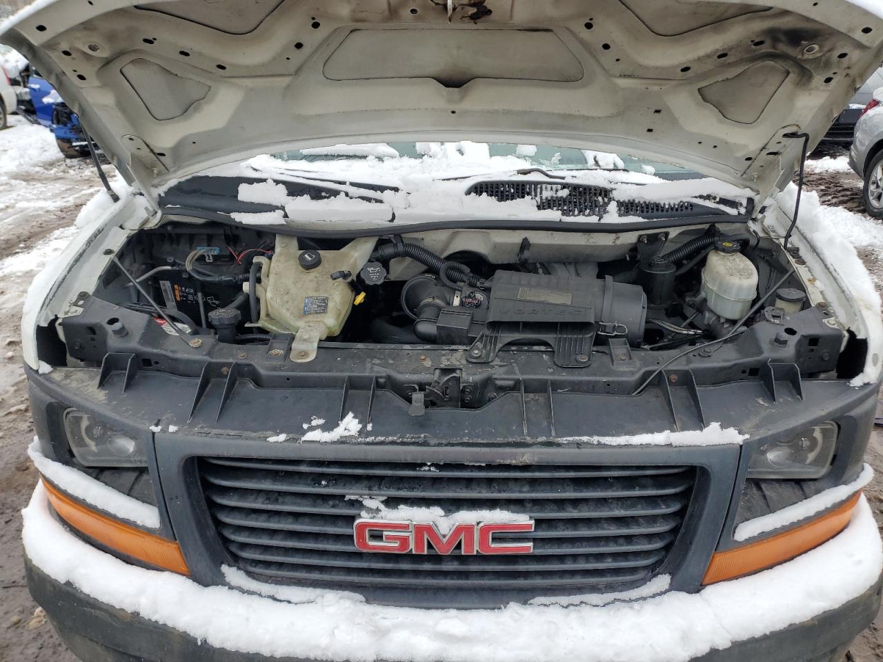 2012 GMC Savana - Image 12