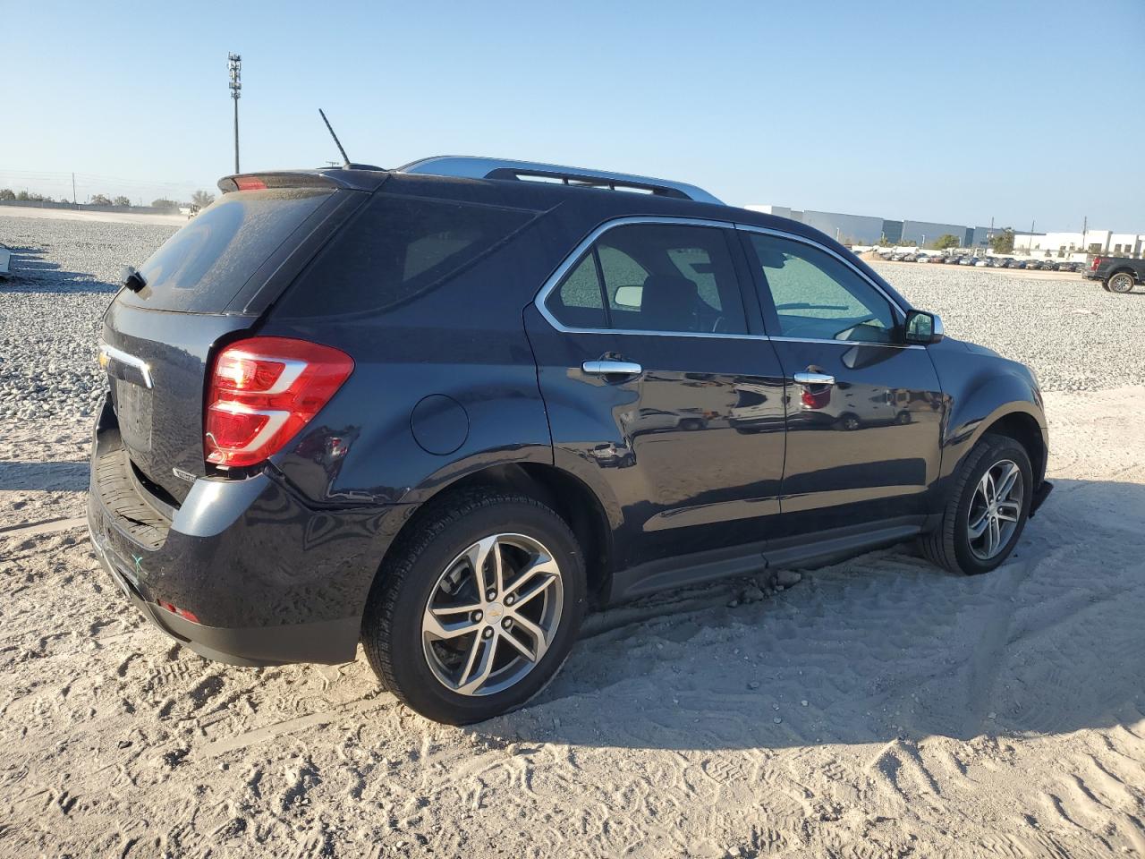 2017 Chevrolet Equinox - Image 3