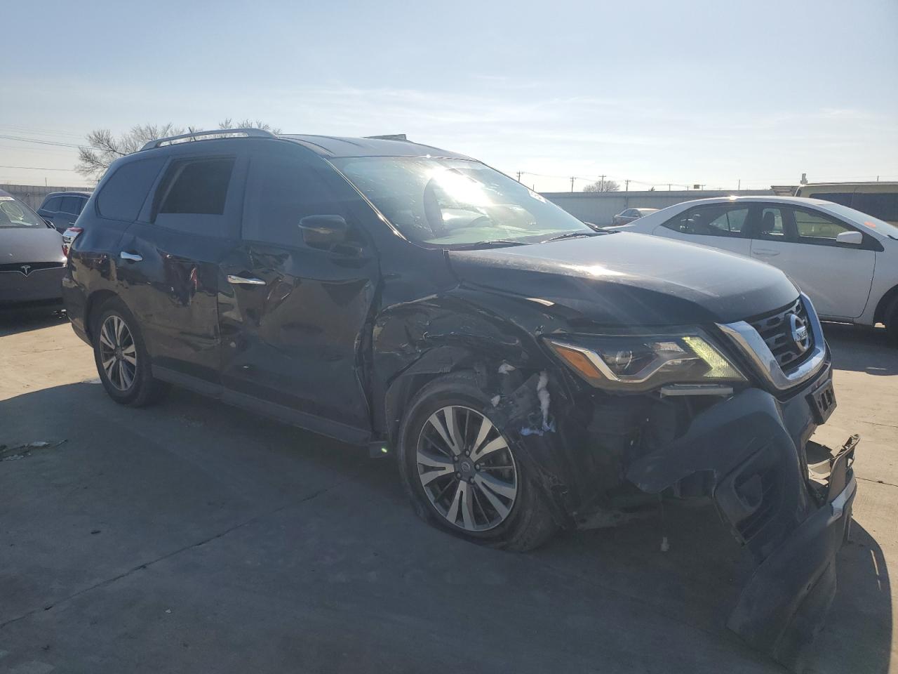 2017 Nissan Pathfinder - Image 4