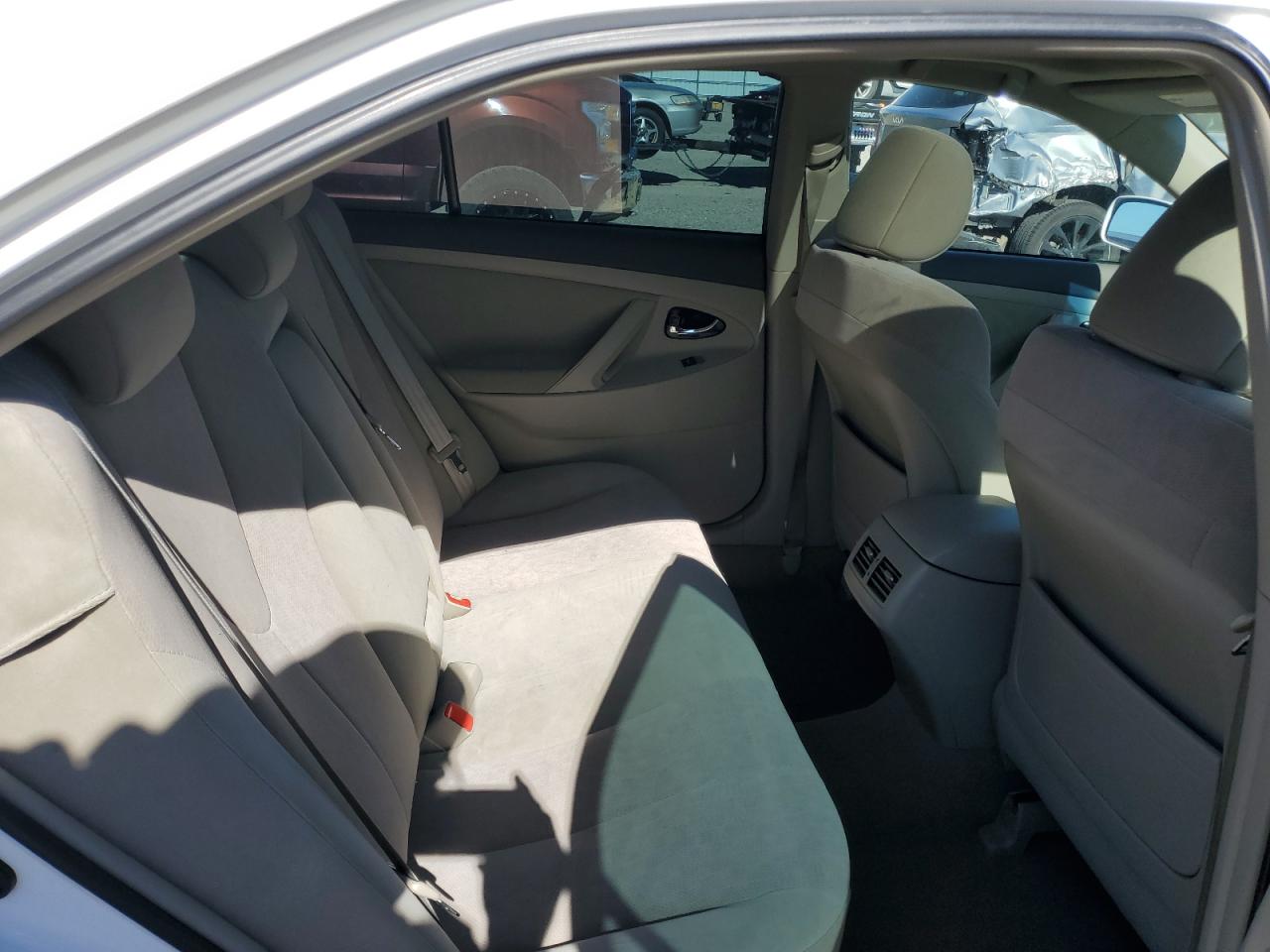 2011 Toyota Camry - Image 10