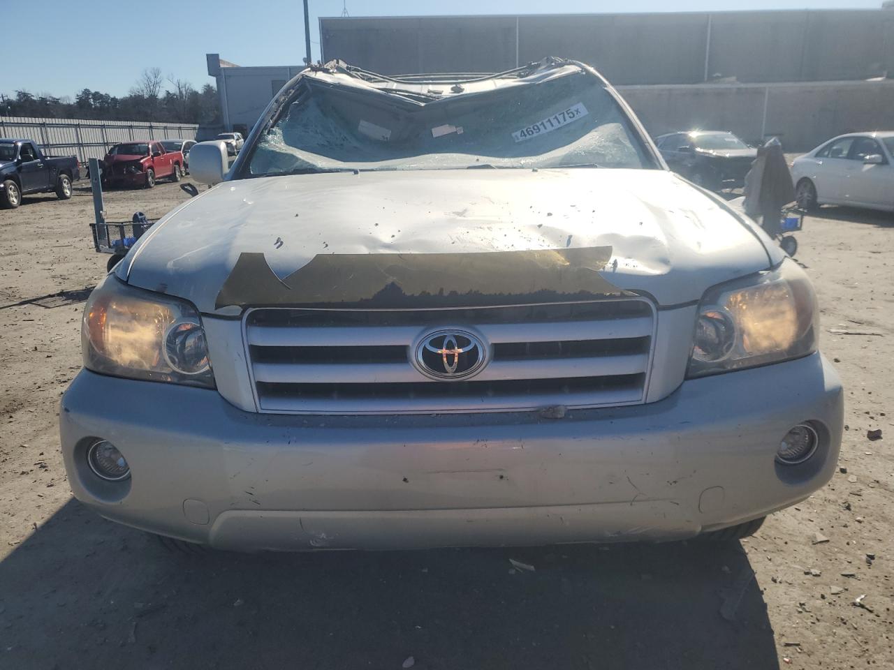 2004 Toyota Highlander - Image 5
