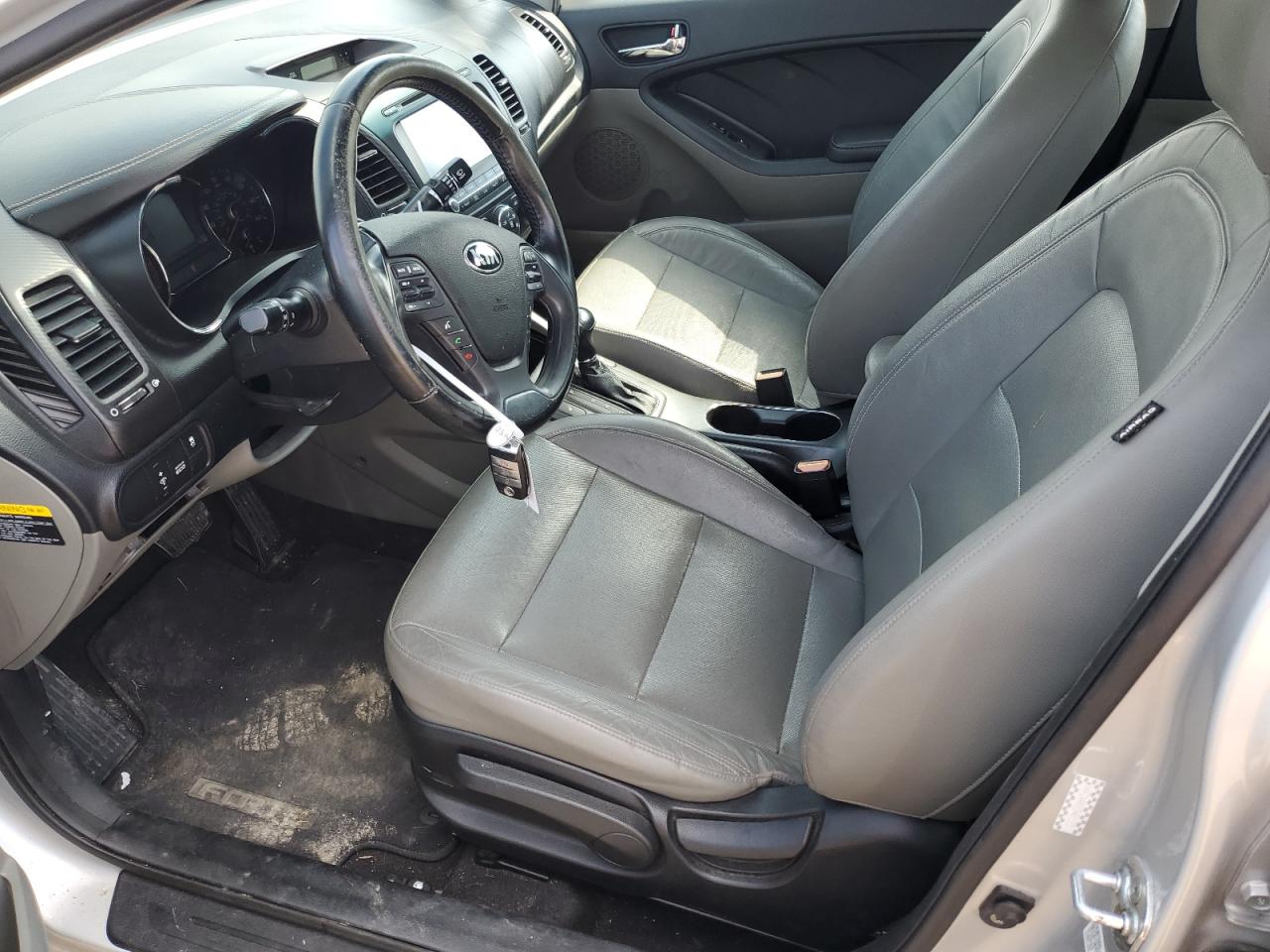 2016 Kia Forte - Image 7