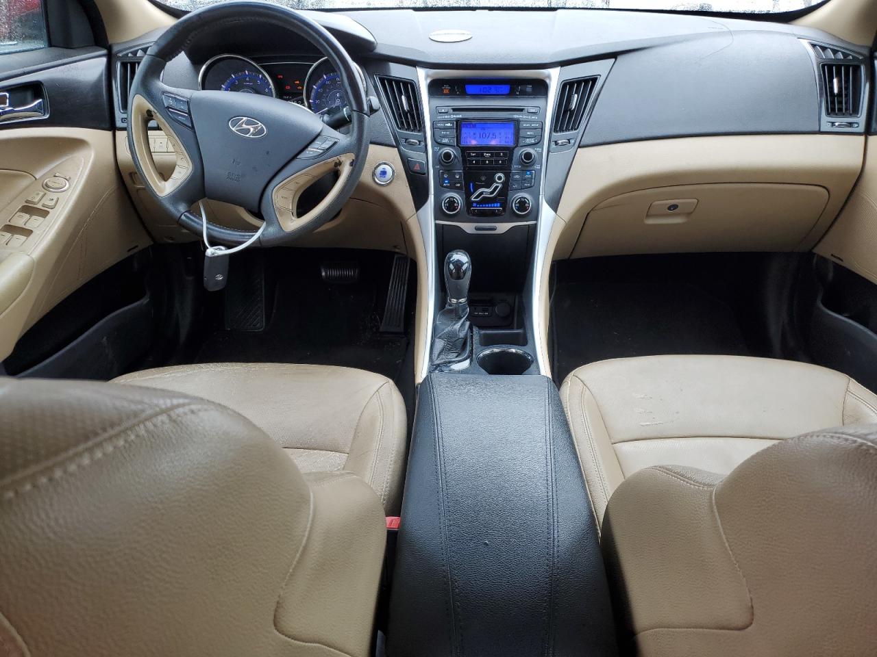 2012 Hyundai Sonata - Image 8