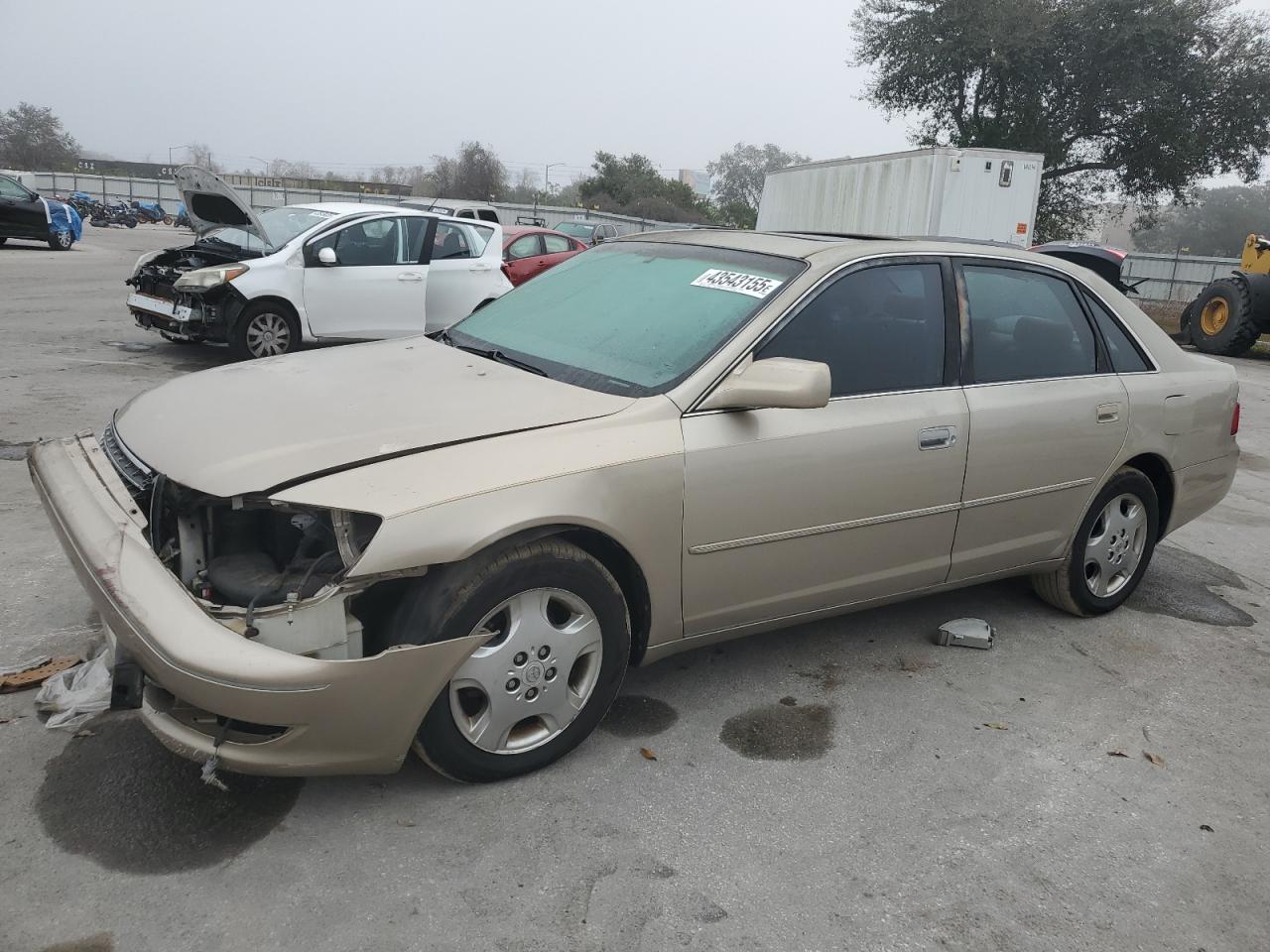 2004 Toyota Avalon - Image 1
