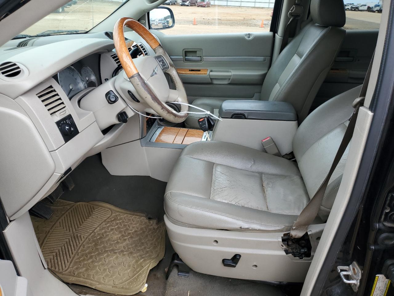 2007 Chrysler Aspen - Image 7