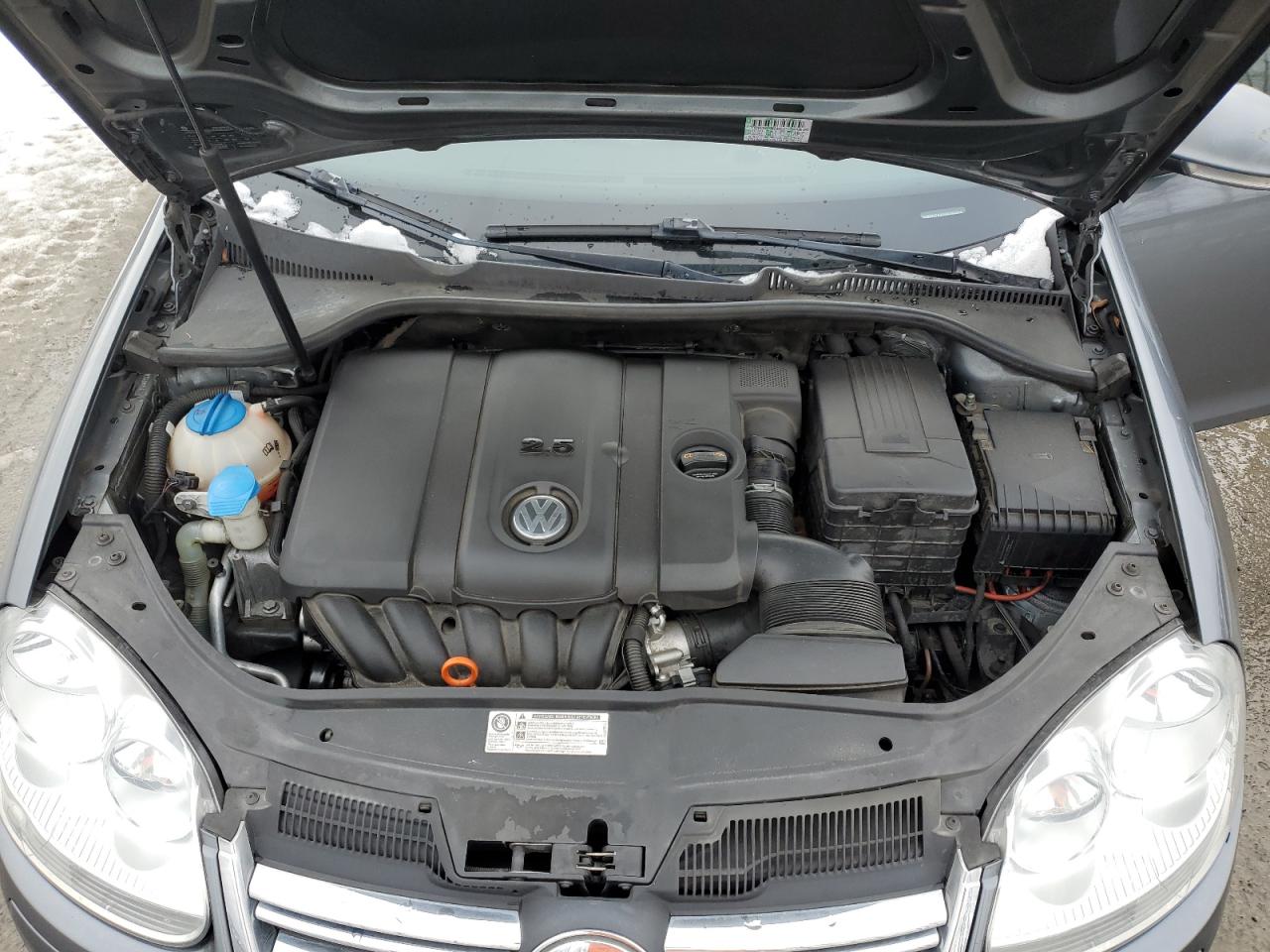 2010 Volkswagen Jetta - Image 11