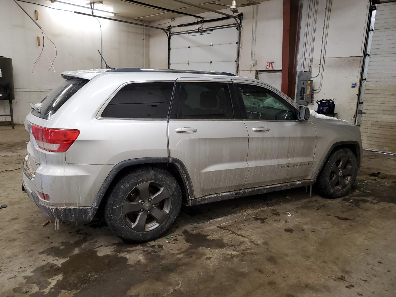 2013 Jeep Grand Cherokee - Image 3