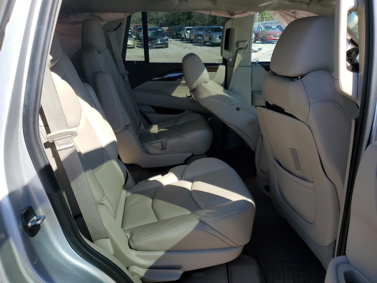 2017 Cadillac Escalade - Image 10