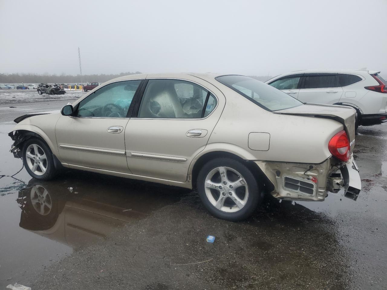 2000 Nissan Maxima - Image 2