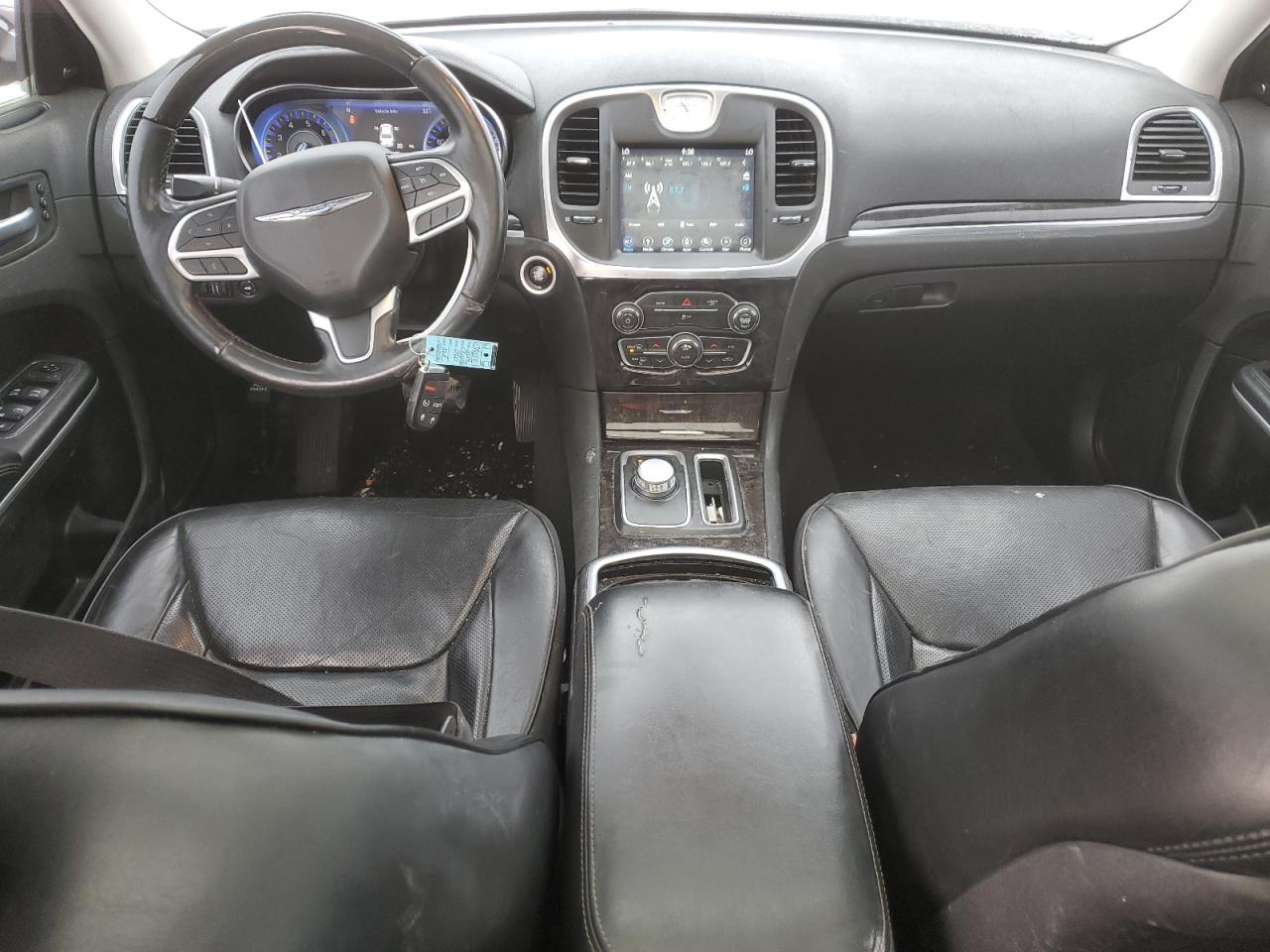 2019 Chrysler 300 - Image 8