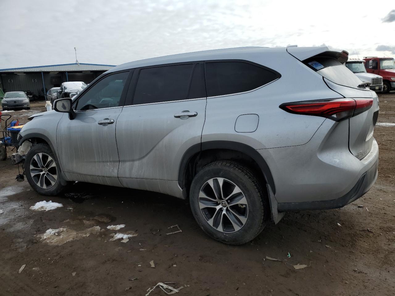 2021 Toyota Highlander - Image 2