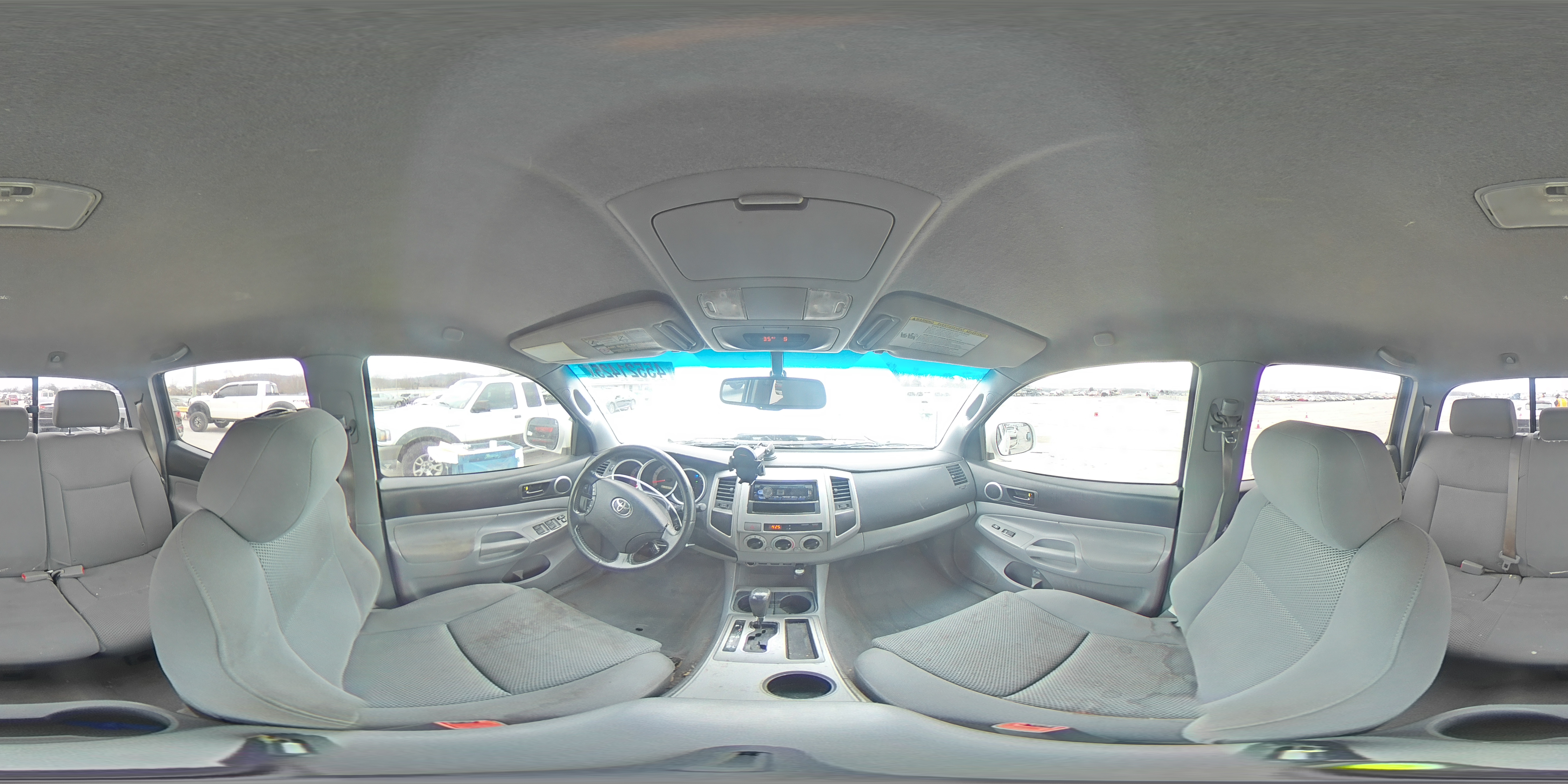 2011 Toyota Tacoma - Image 12