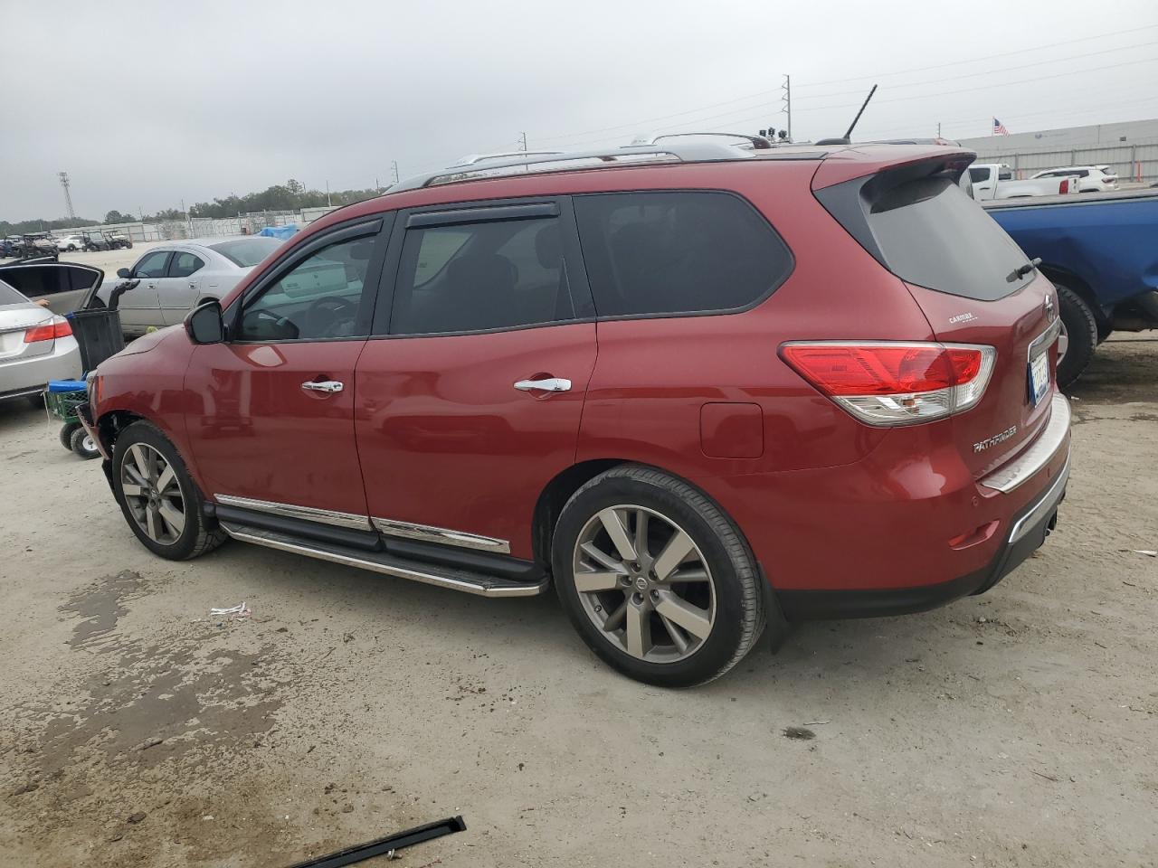 2014 Nissan Pathfinder - Image 2