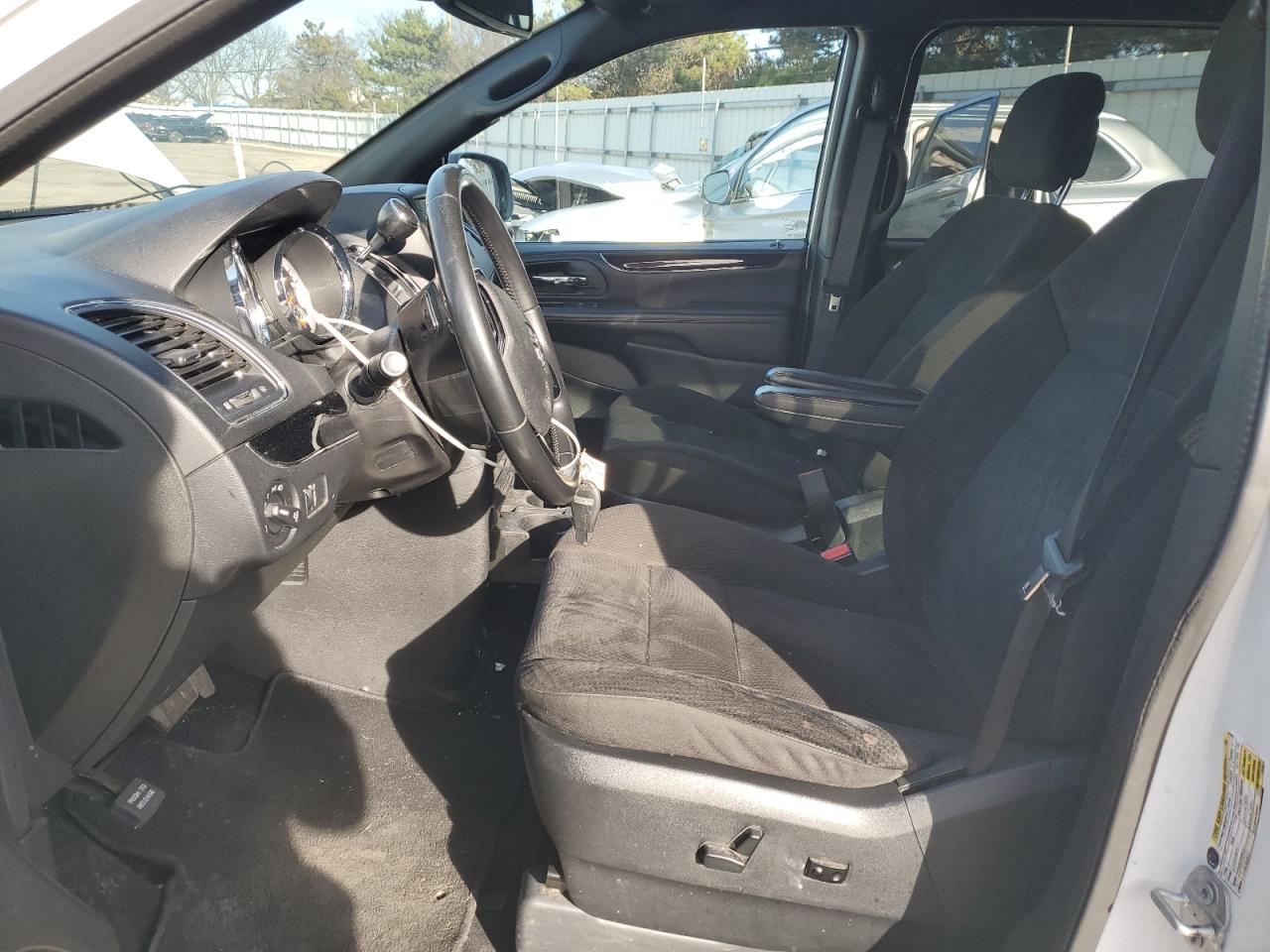 2020 Dodge Caravan - Image 7