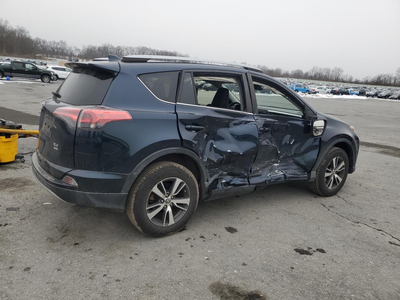 2017 Toyota RAV 4 - Image 3