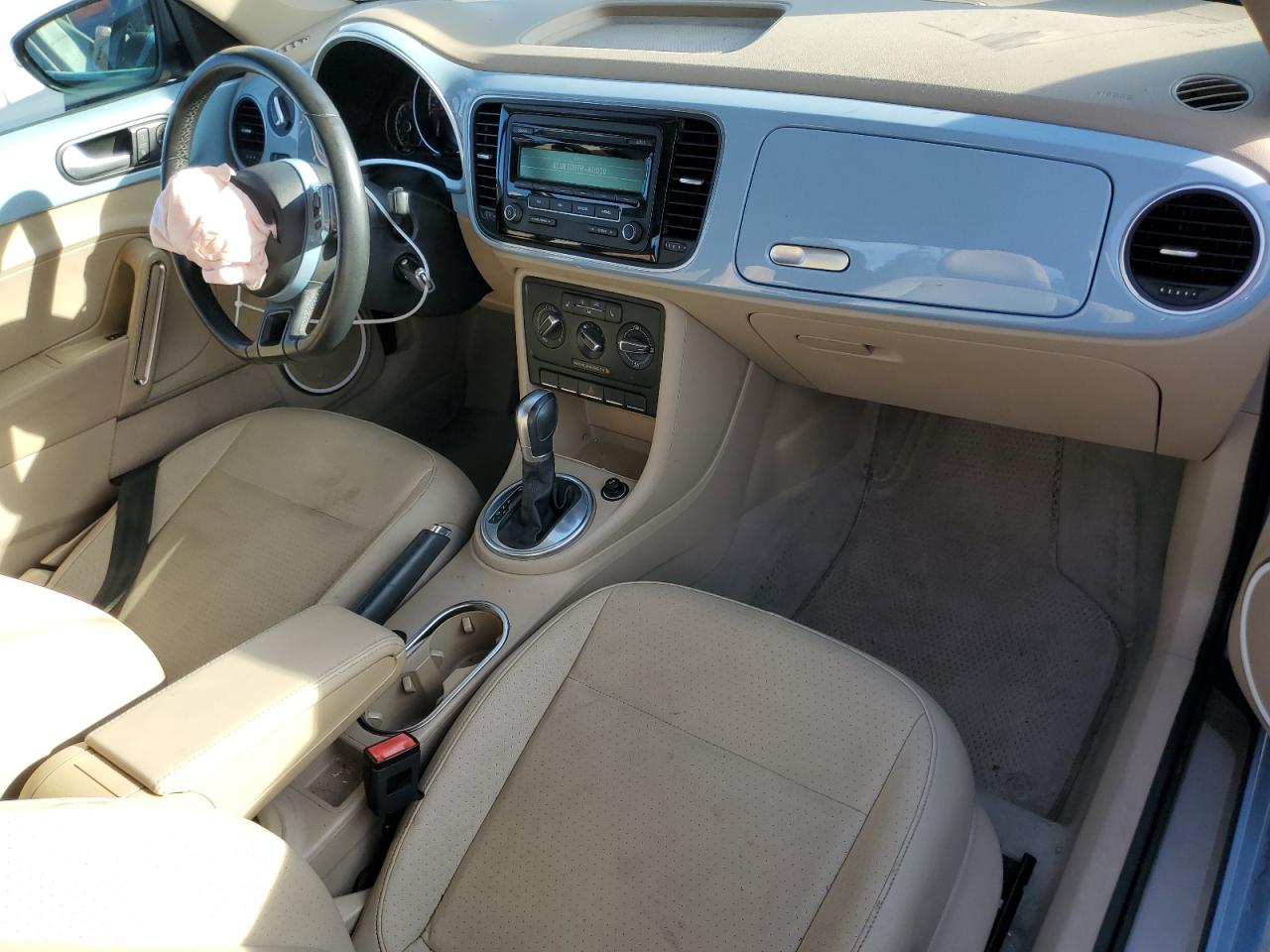 2015 Volkswagen Beetle - Image 8