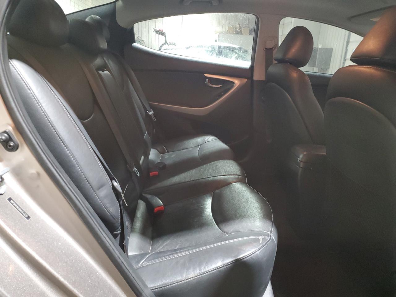 2013 Hyundai Elantra - Image 10