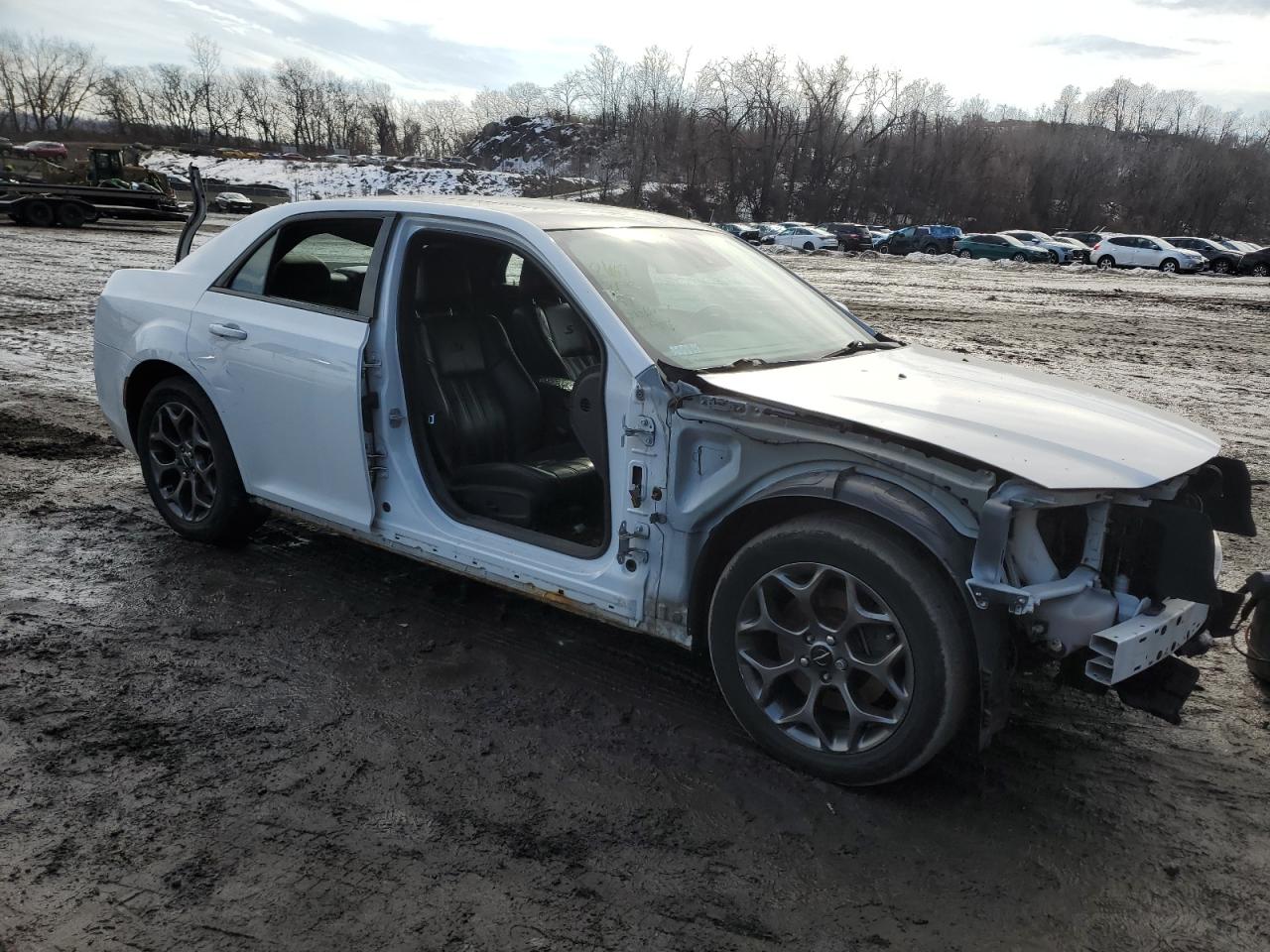 2016 Chrysler 300 - Image 4