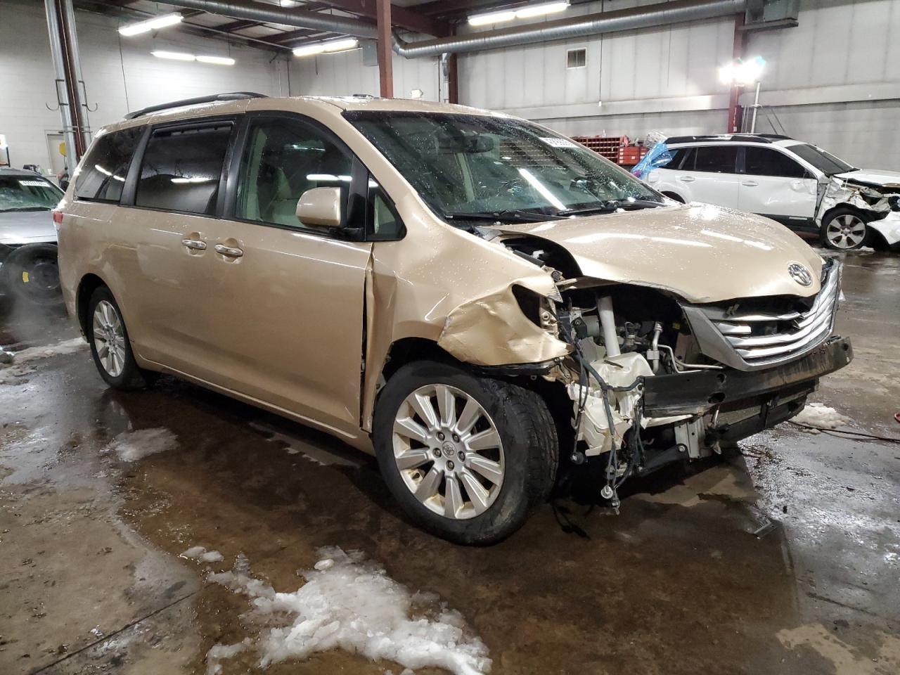 2012 Toyota Sienna - Image 4