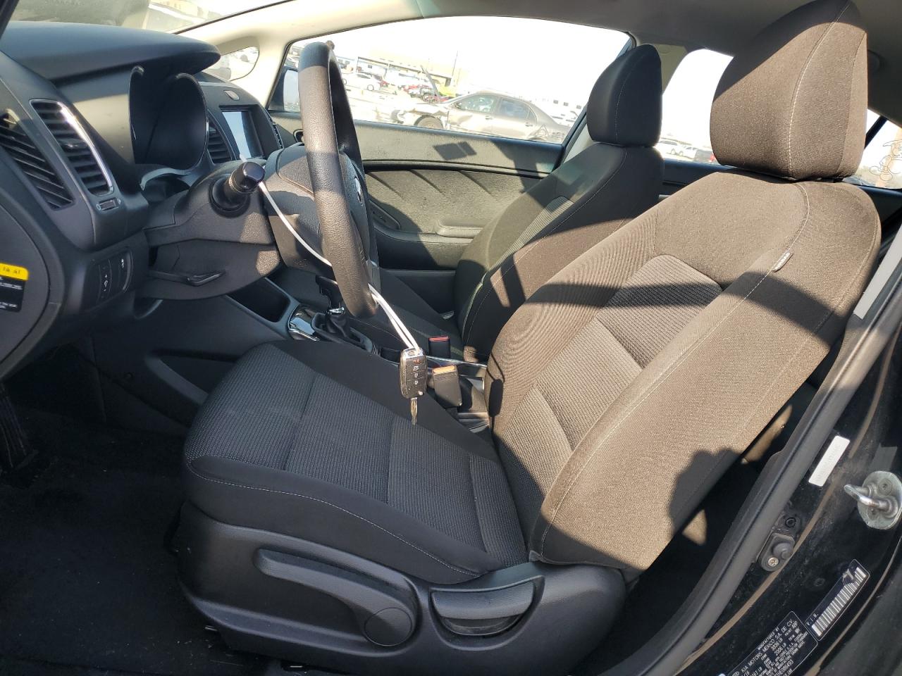 2017 Kia Forte - Image 7