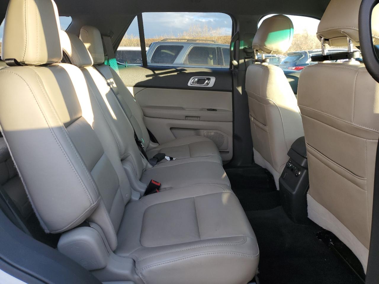 2015 Ford Explorer - Image 11