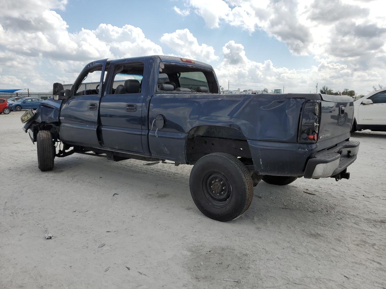 2006 Chevrolet Silverado - Image 2