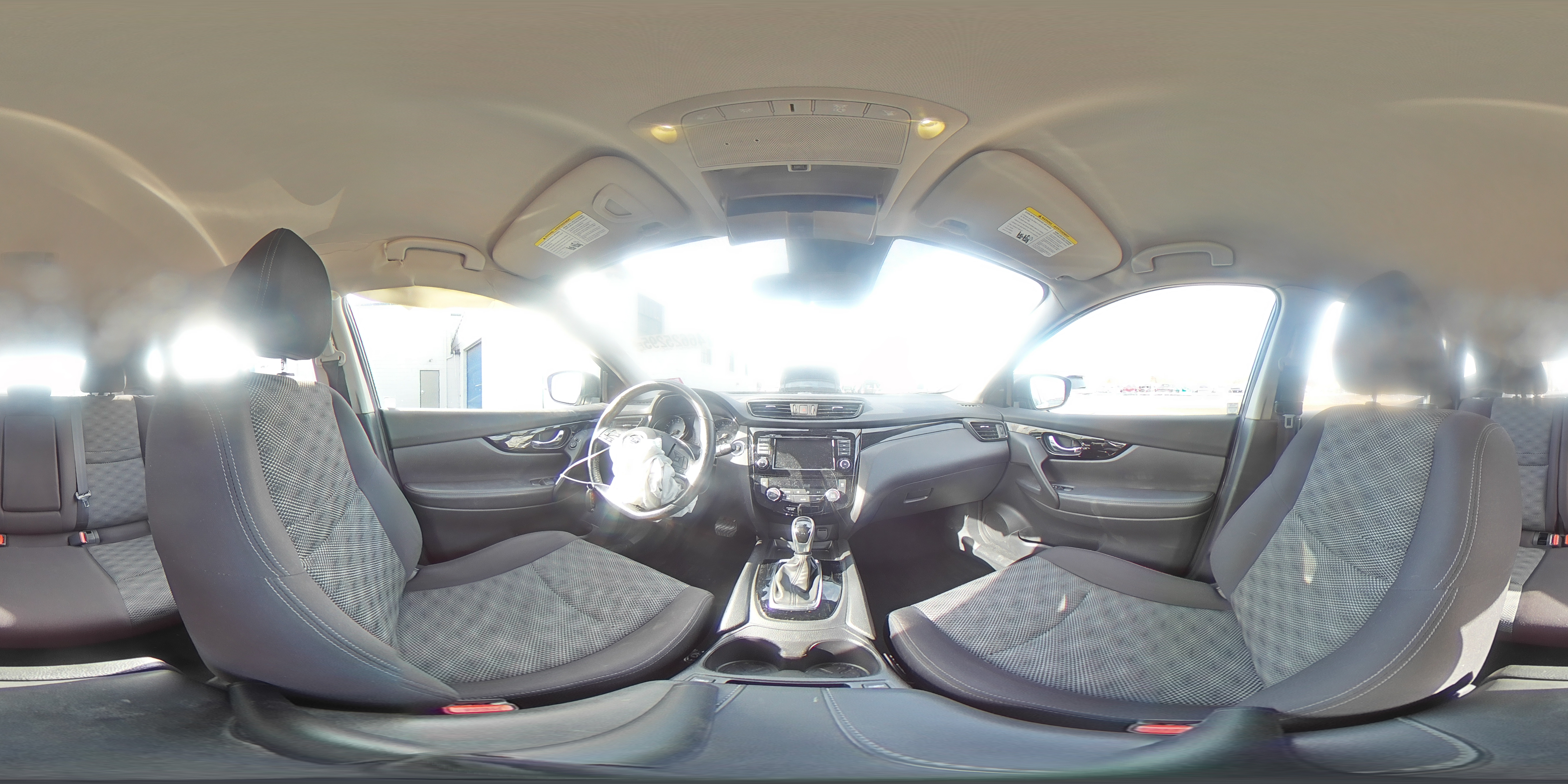 2019 Nissan Rogue - Image 15