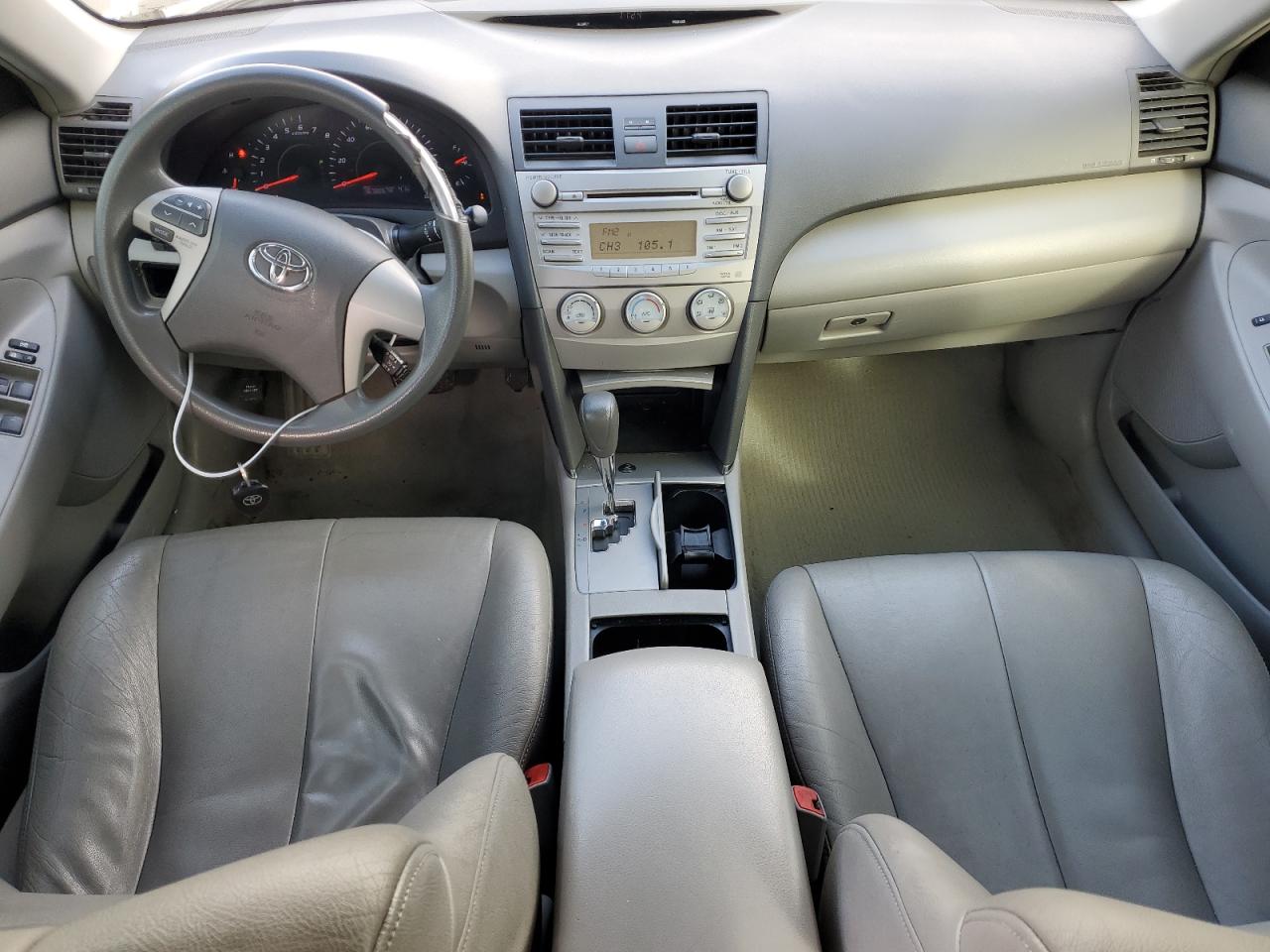 2011 Toyota Camry - Image 8