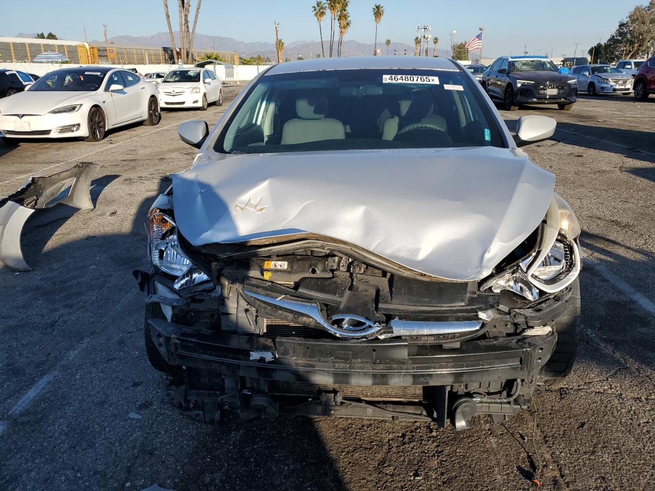 2015 Hyundai Elantra - Image 5