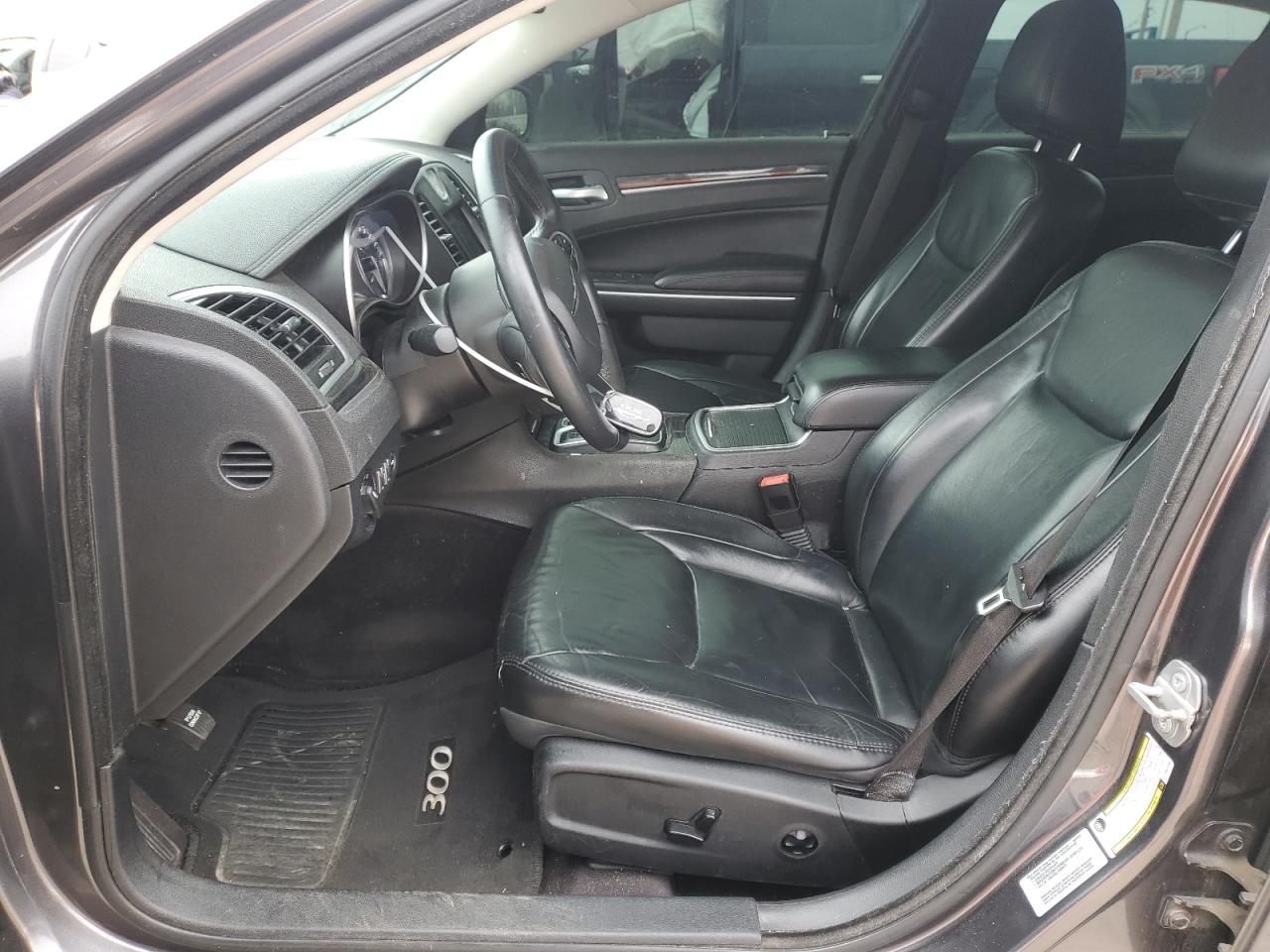 2017 Chrysler 300 - Image 7