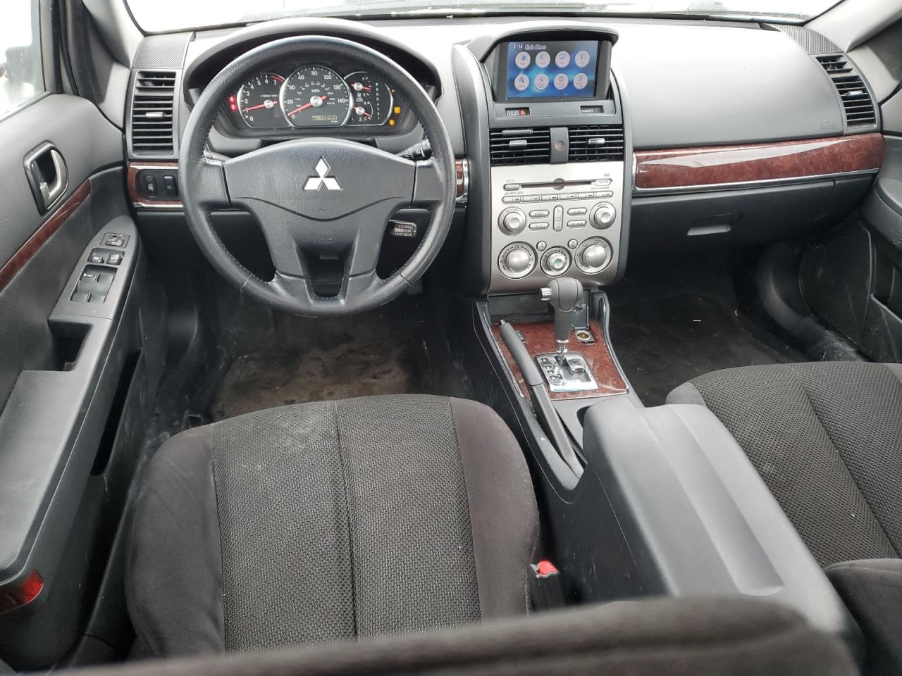 2011 Mitsubishi Galant - Image 8